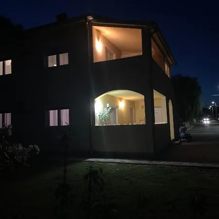 Creo Loborika Apartment *